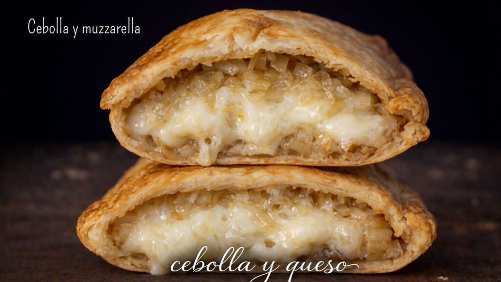 empanada argentina de cebolla y queso